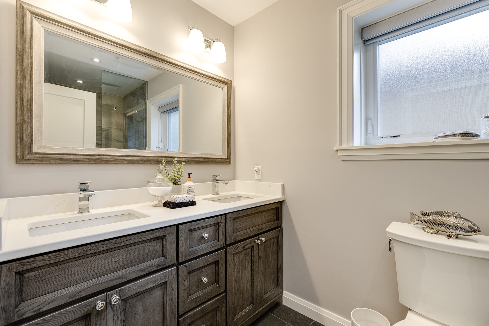 Toronto property showcase — delivered property photograph 33