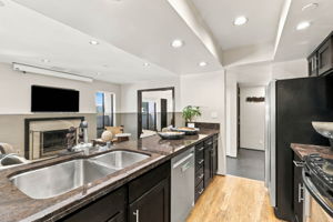 014_F8_165 Forest Ave 2C