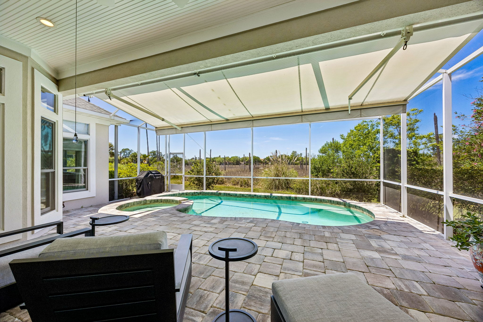 Lanai/Pool