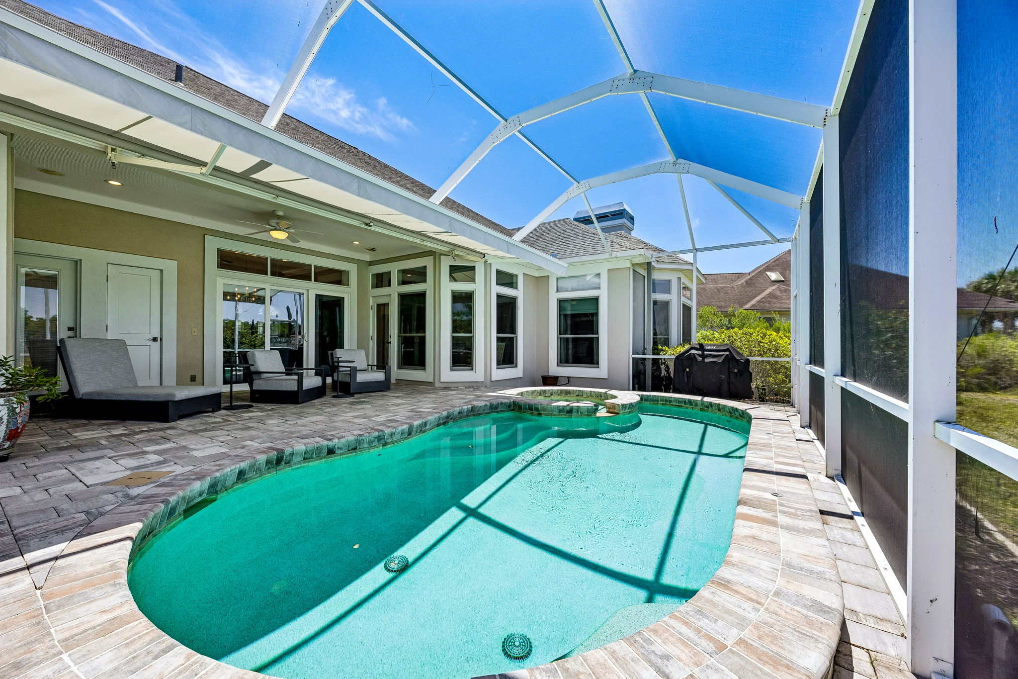 Lanai/Pool