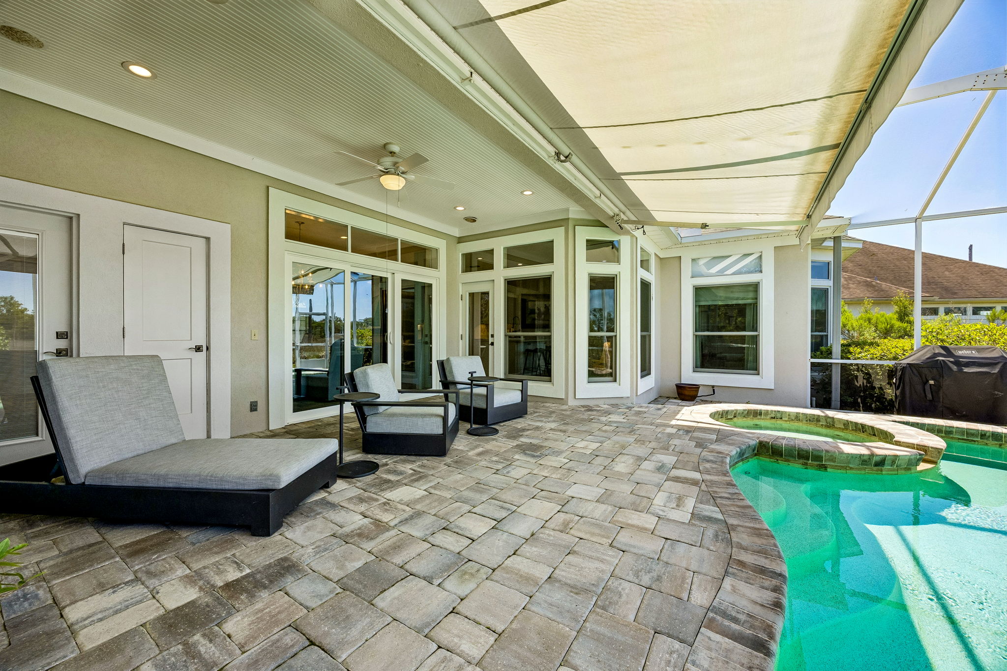 Lanai/Pool