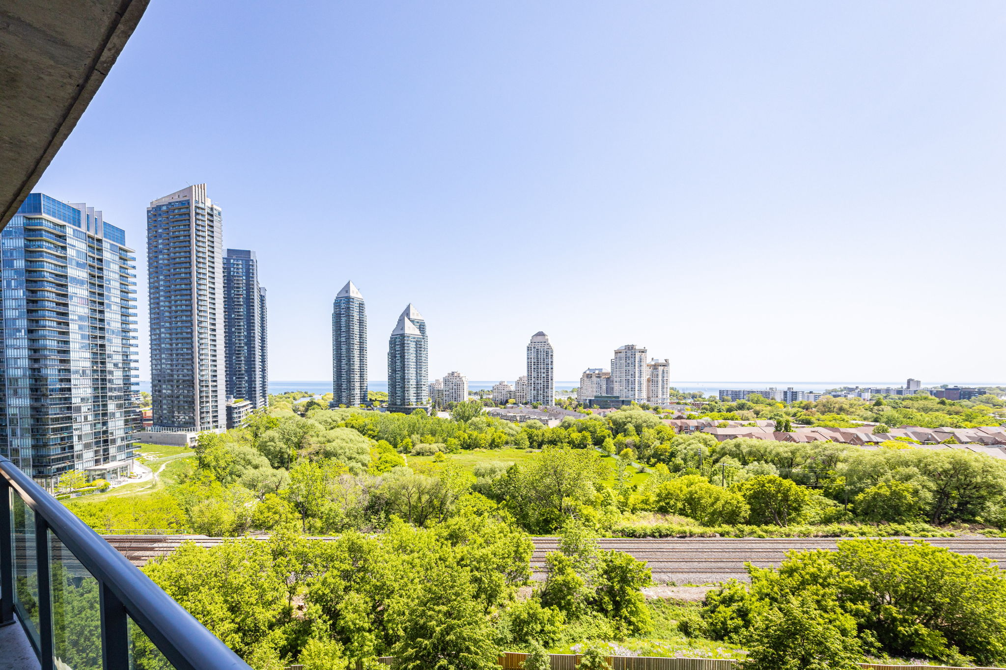 Toronto property showcase — delivered property photograph 32