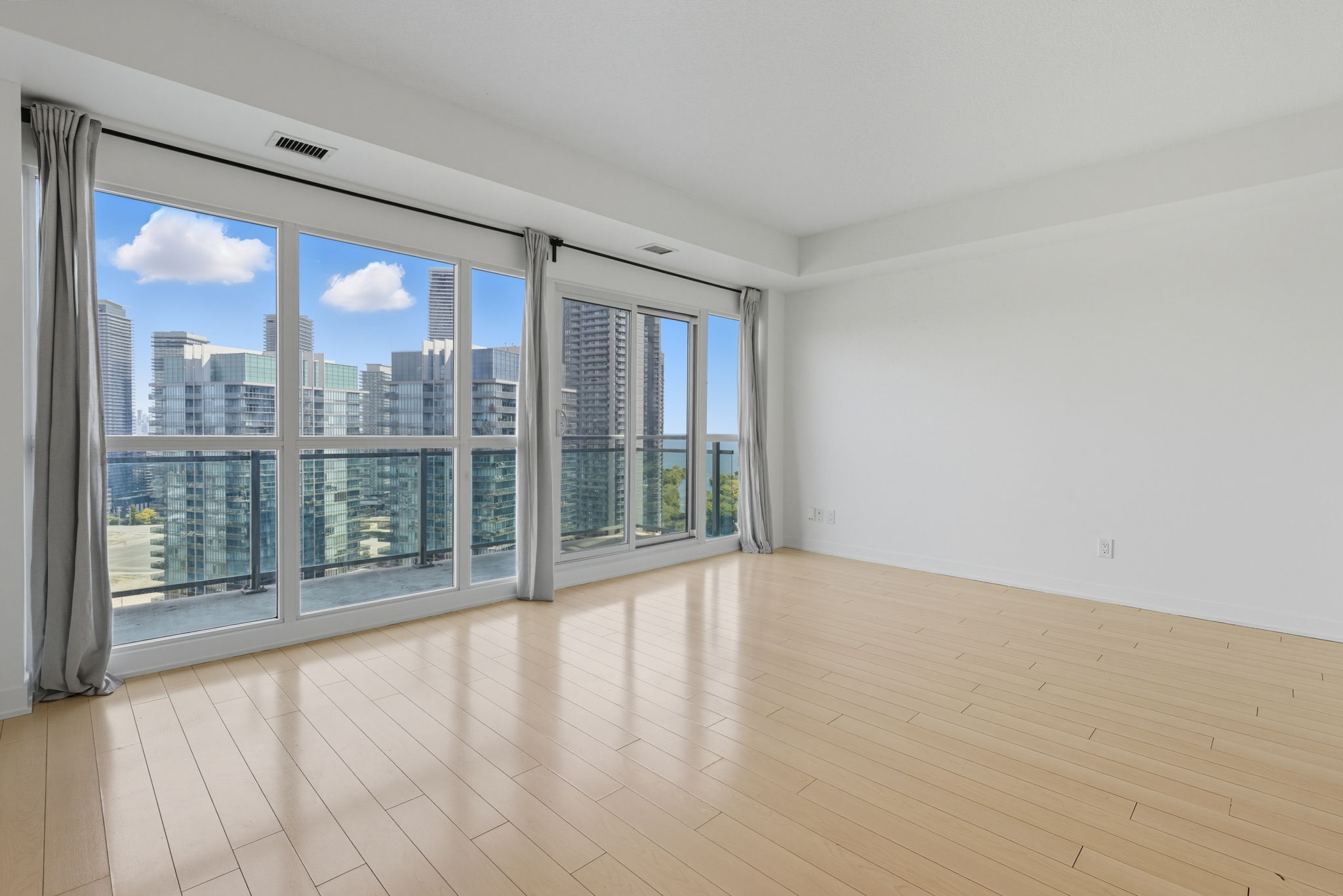 Toronto property showcase — delivered property photograph 9
