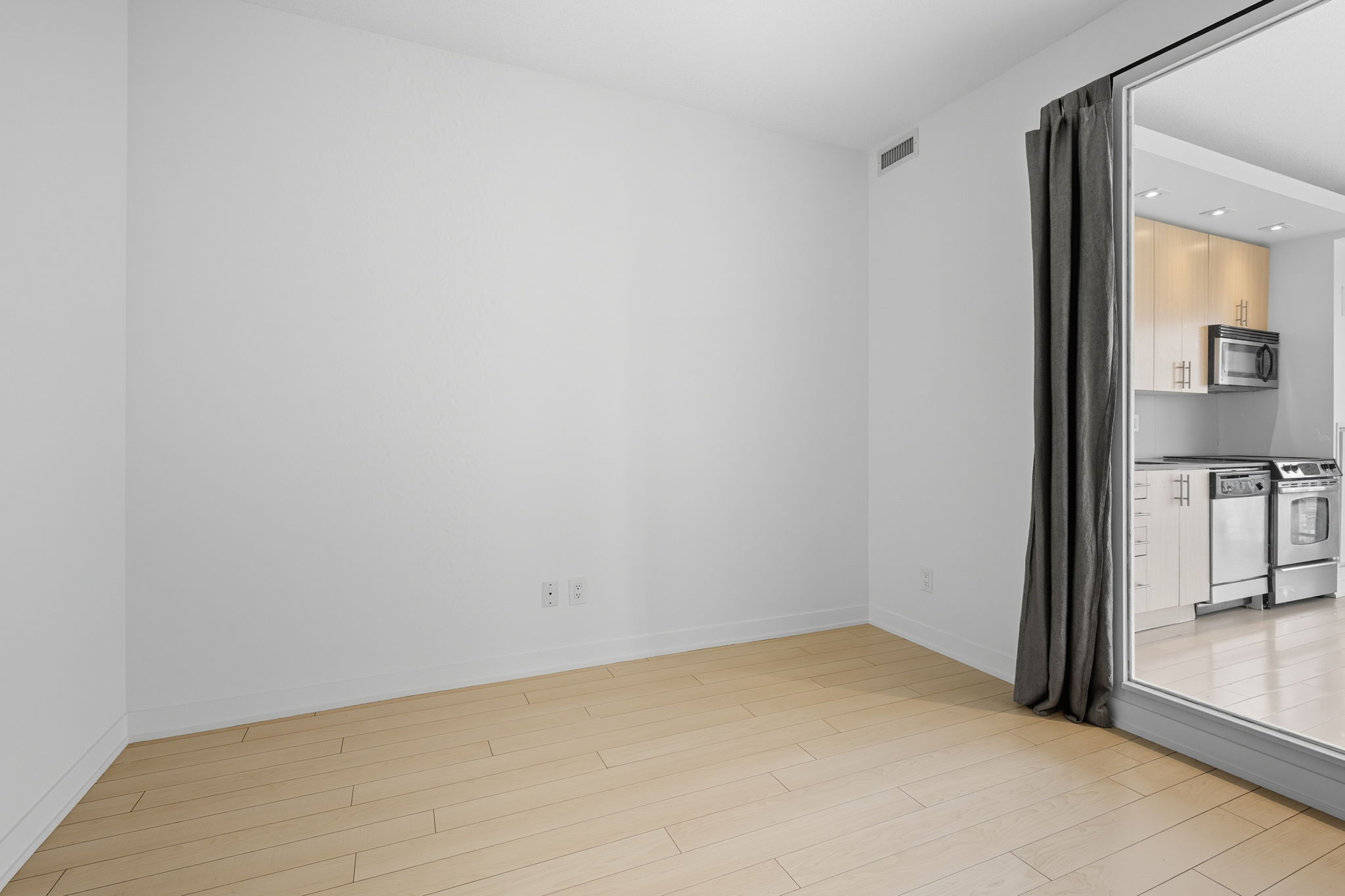 Toronto property showcase — delivered property photograph 10