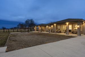  Photo 40