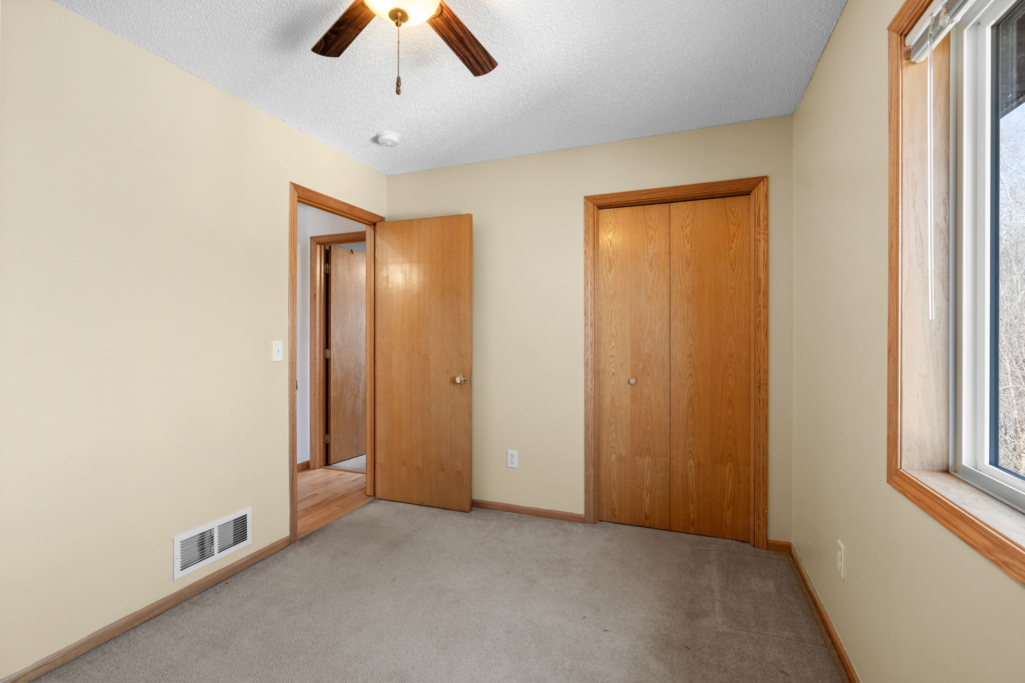 Photos - Interior & Exterior-22