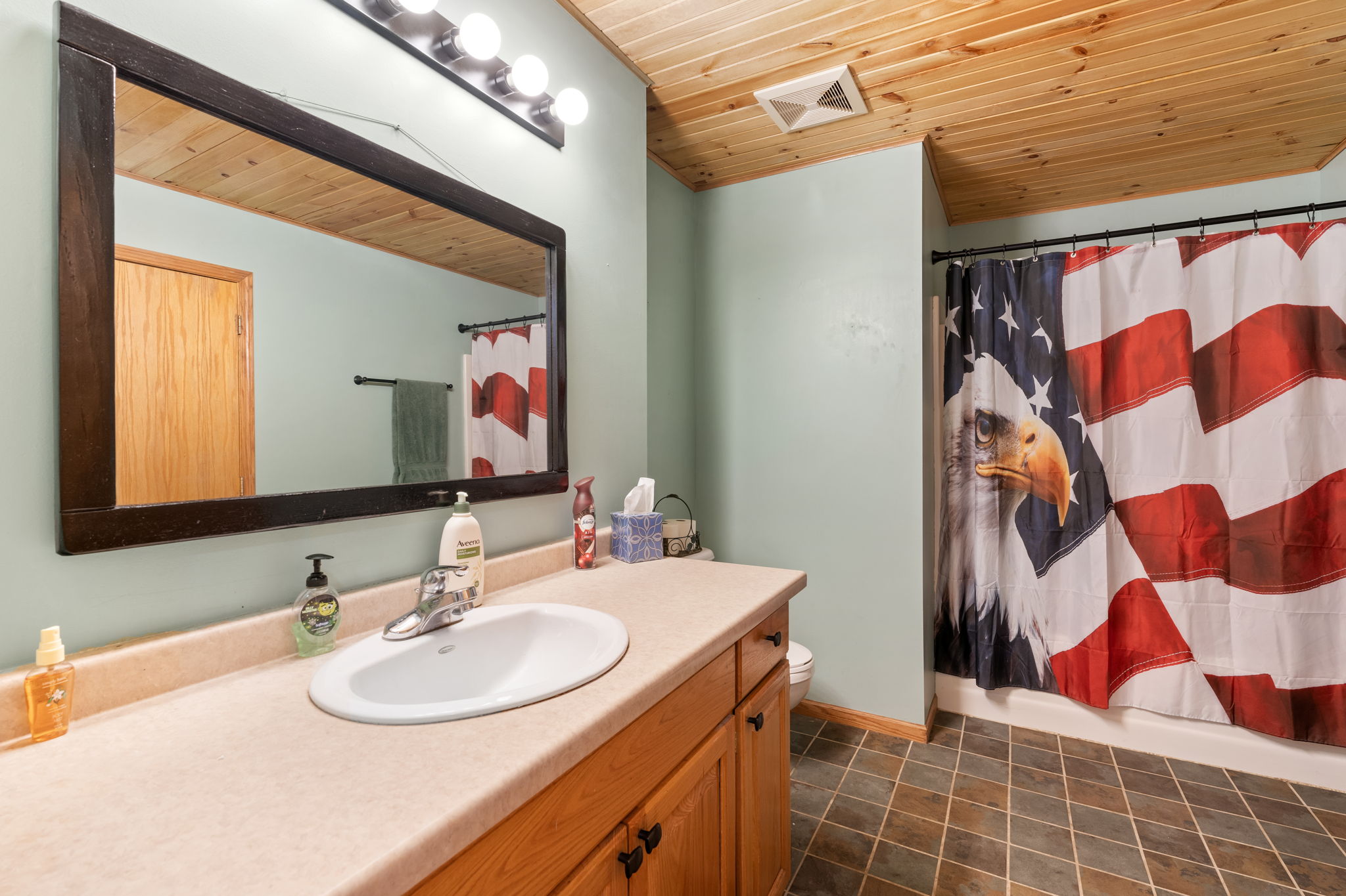 Photos - Interior & Exterior-18