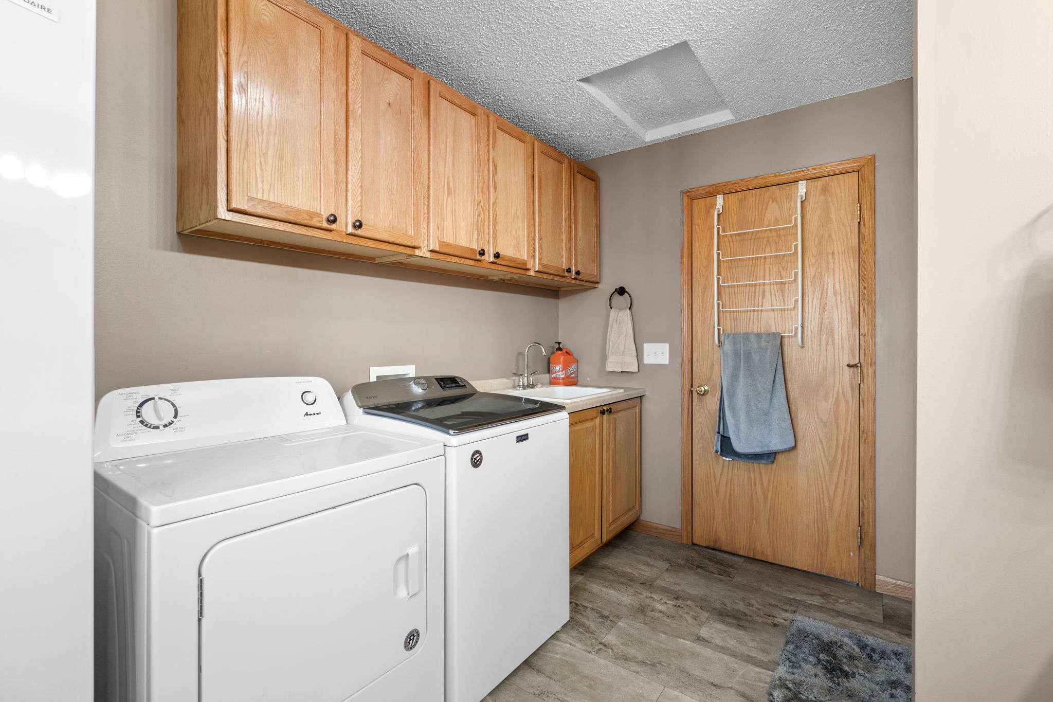 Photos - Interior & Exterior-10