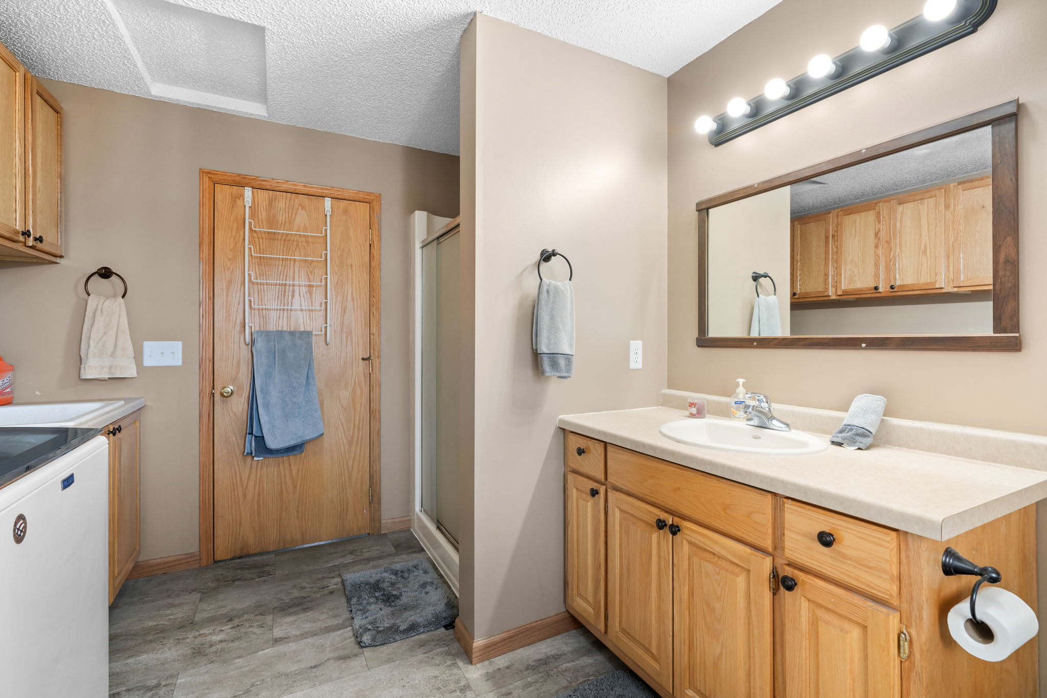 Photos - Interior & Exterior-9