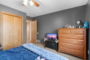 Photos - Interior & Exterior-24