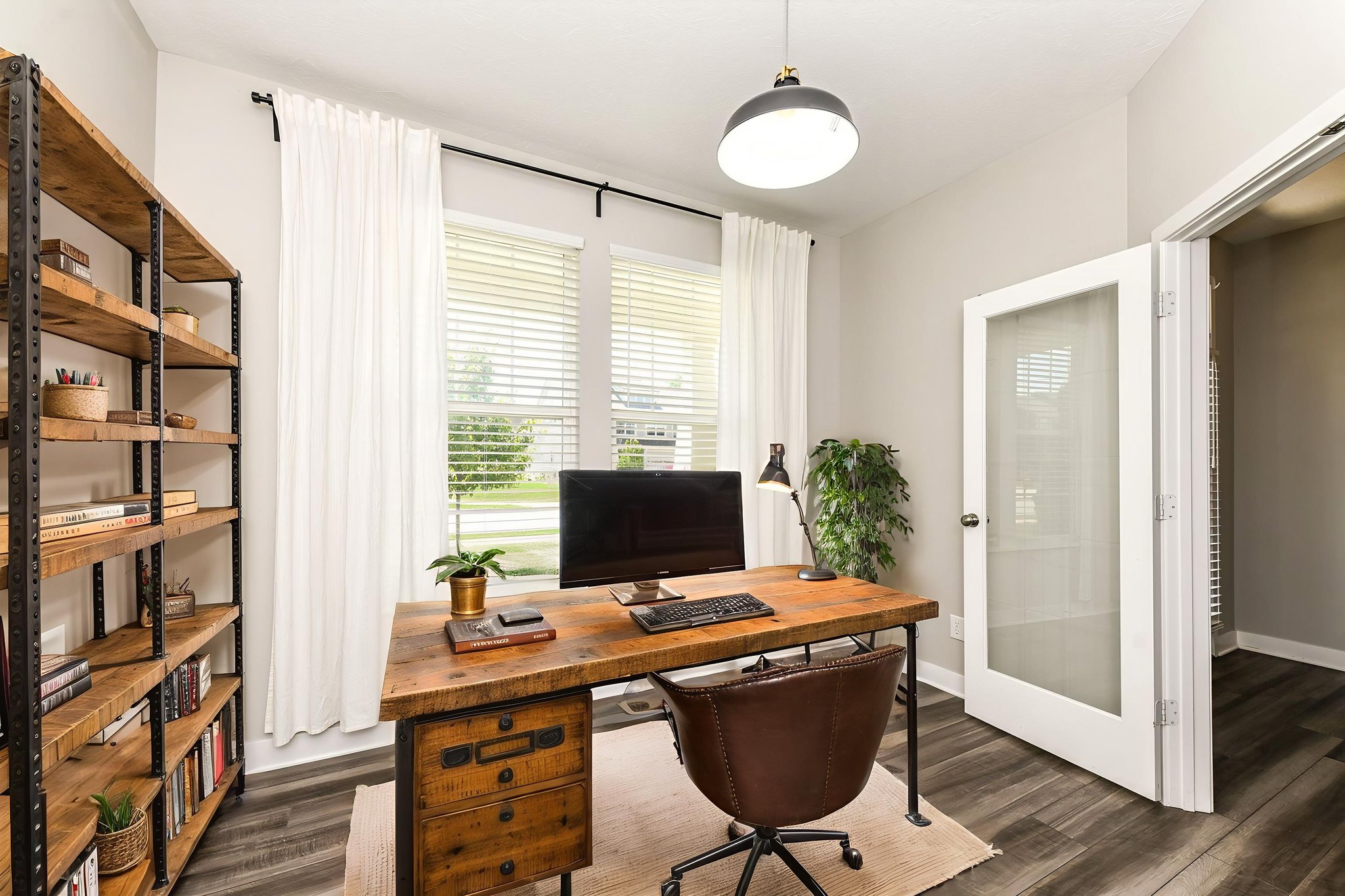 DSC_5059 virtually staged.jpeg