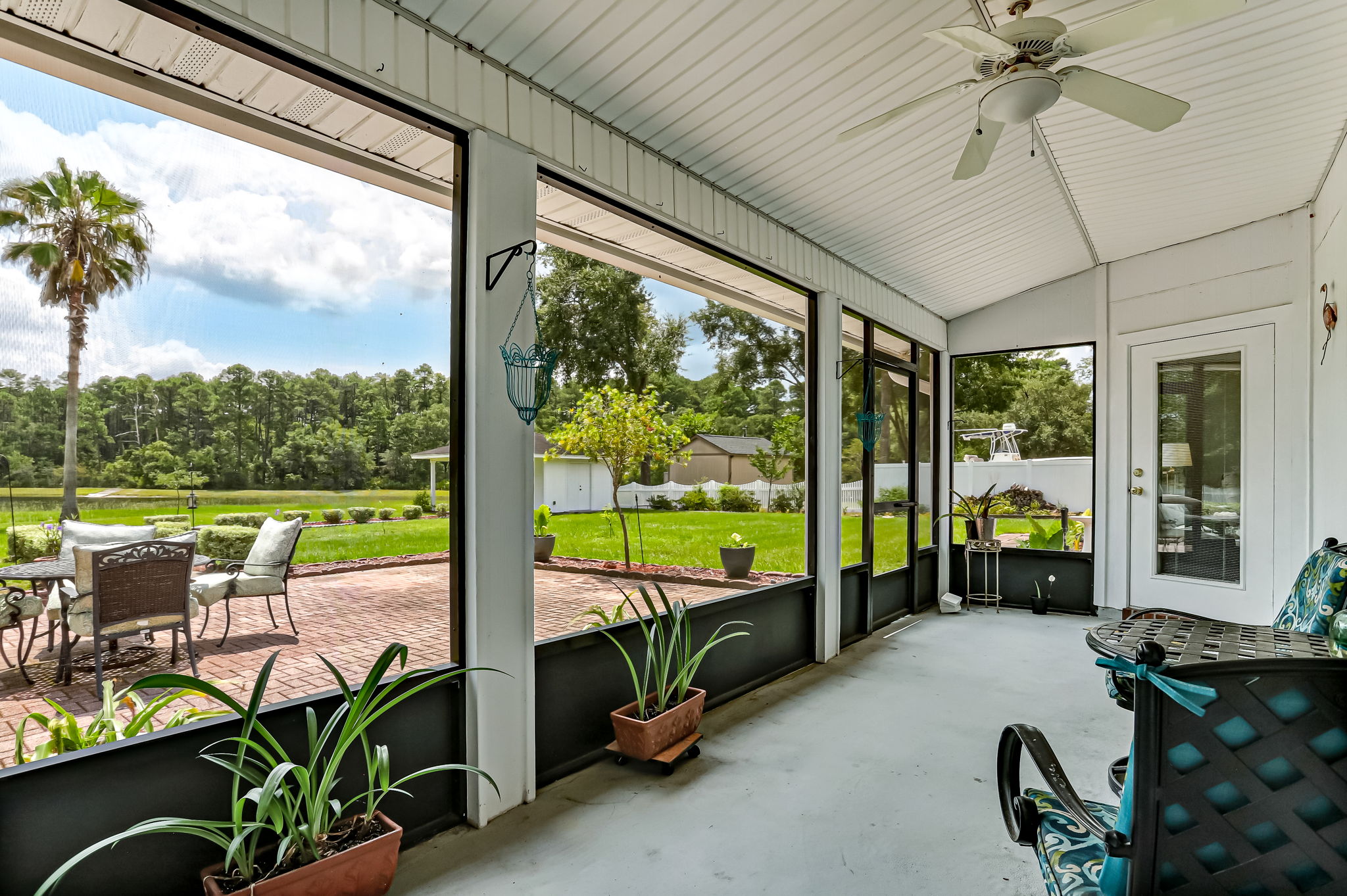 Screened-in Porch