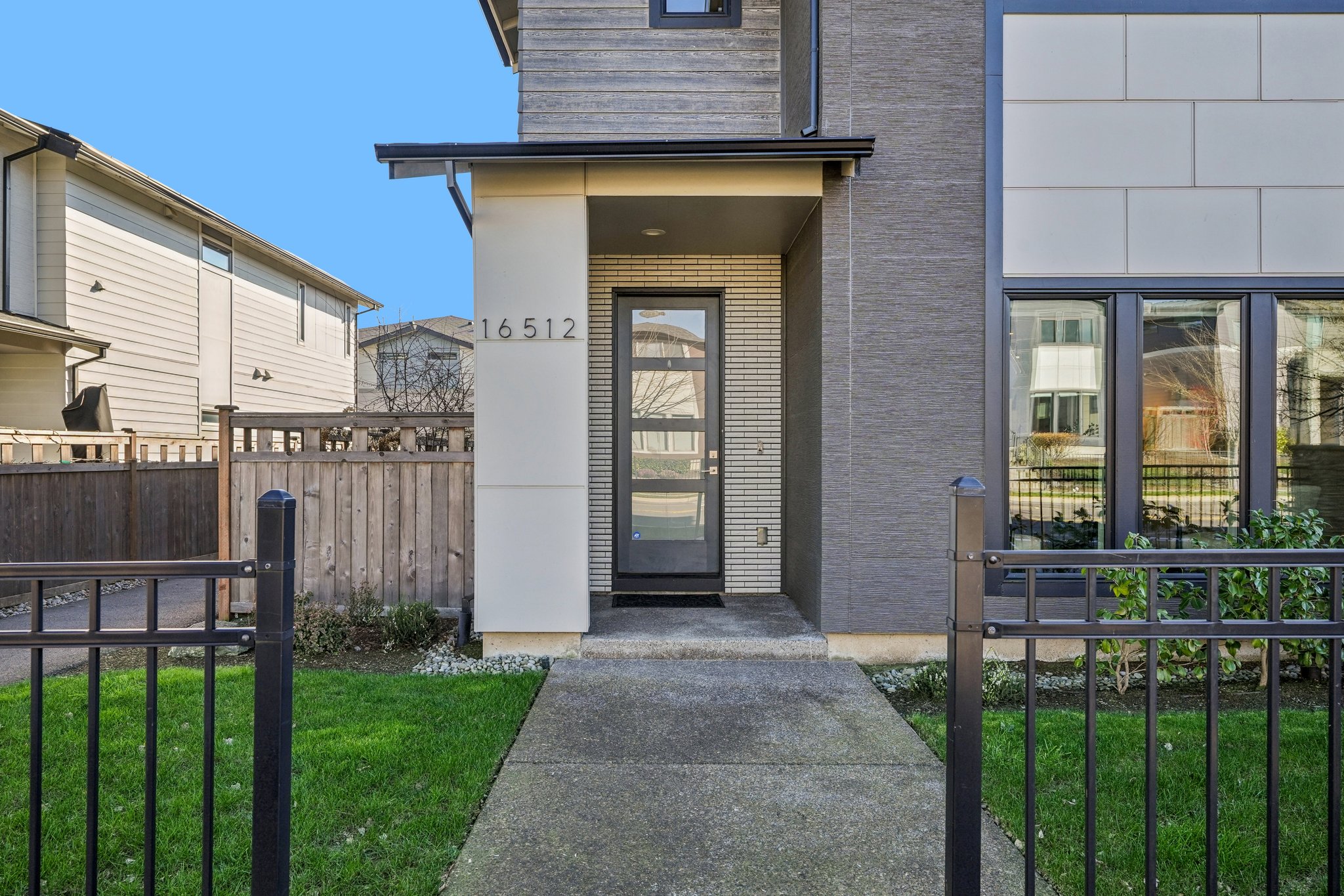 SE Pleasant Valley Pkwy-S2201-005.jpg