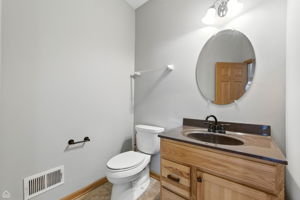 16517 Newbury Ct_009