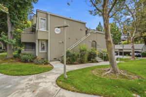 003_F8_1652 Braddock Ct