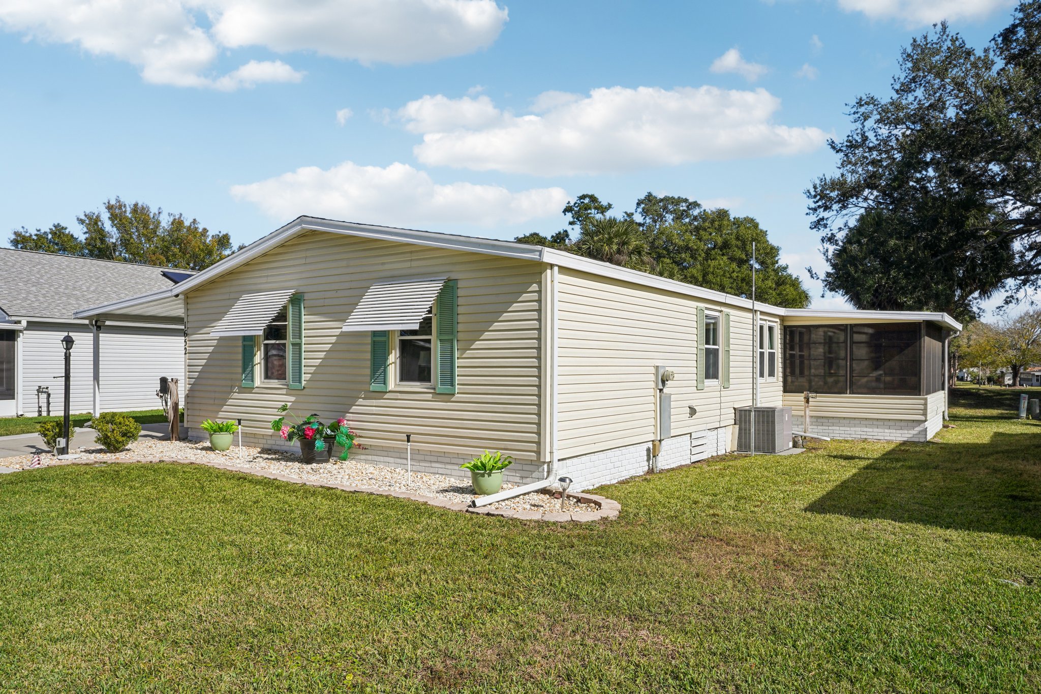 W Schwartz Blvd-S1012-004.jpg