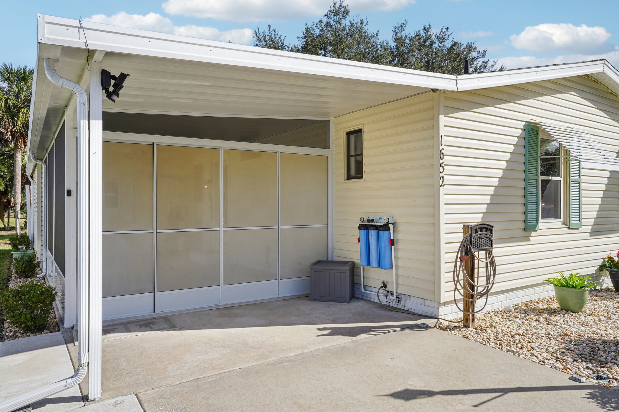 W Schwartz Blvd-S1012-006.jpg