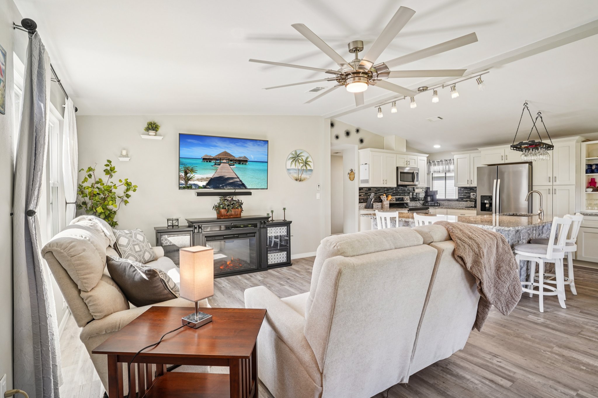 W Schwartz Blvd-S1012-013.jpg