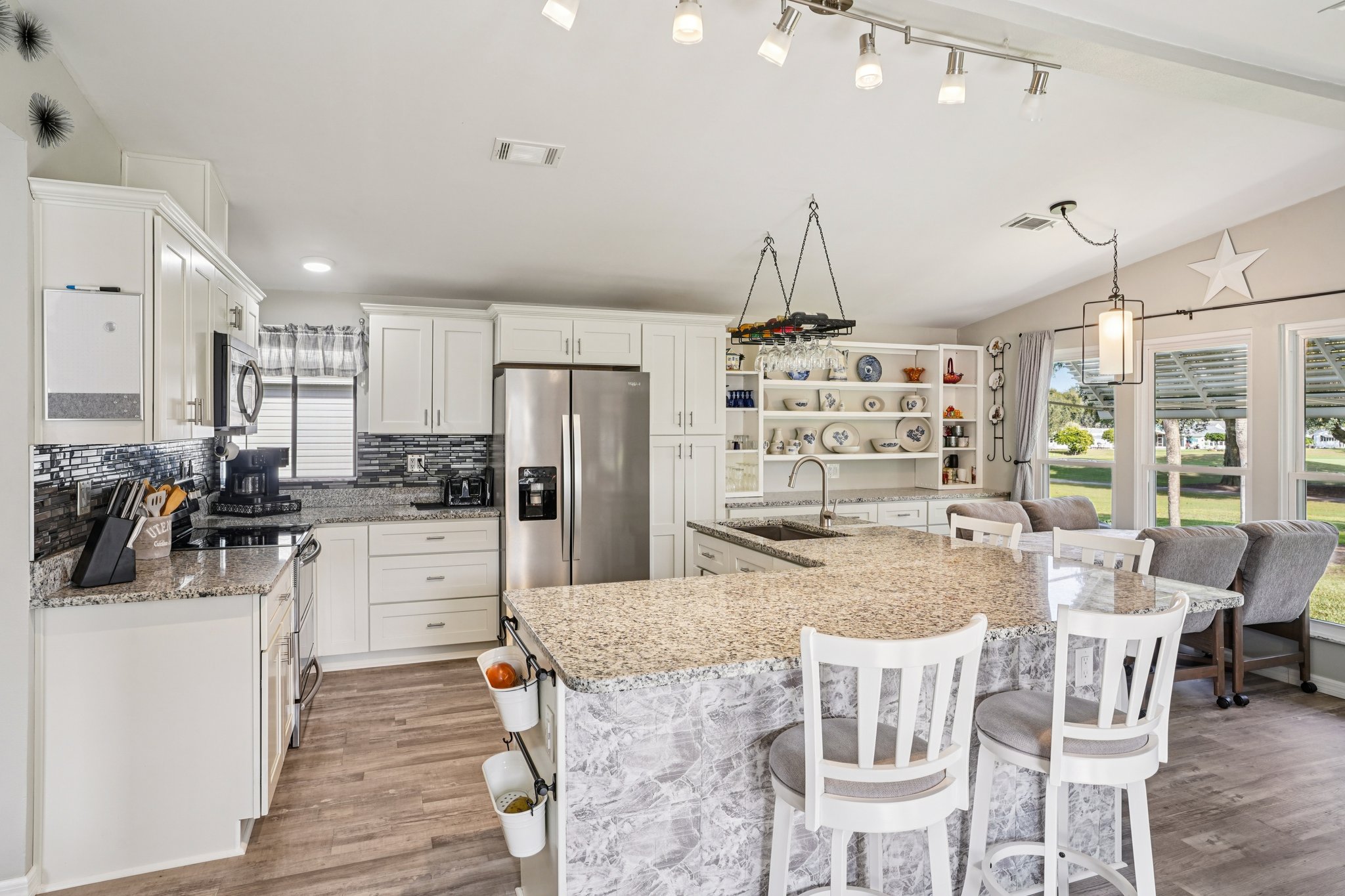 W Schwartz Blvd-S1012-018.jpg