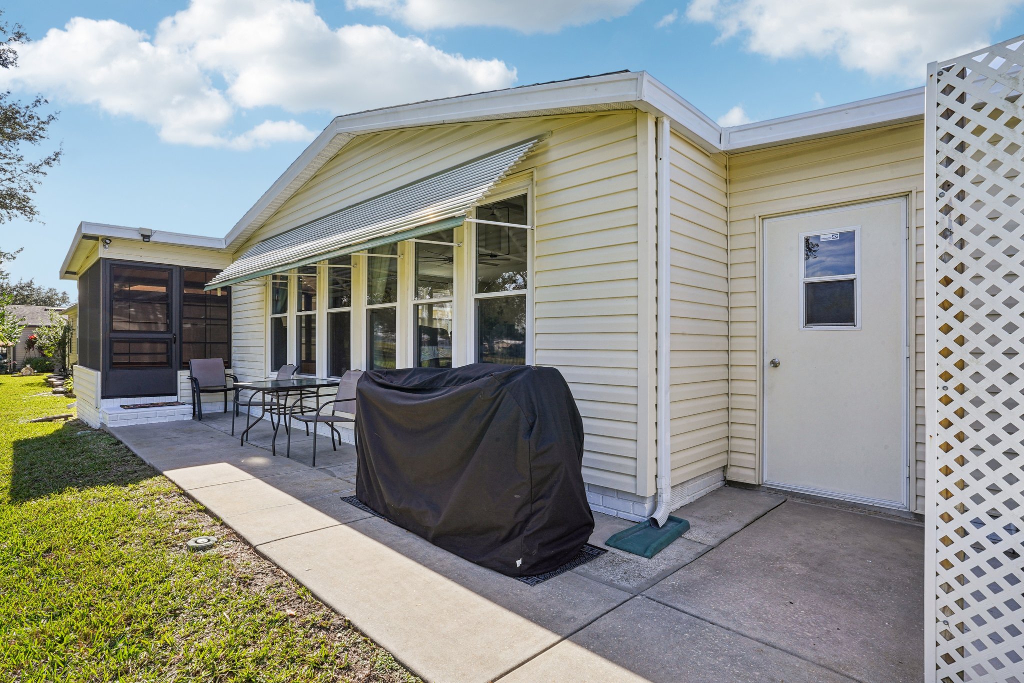 W Schwartz Blvd-S1012-046.jpg