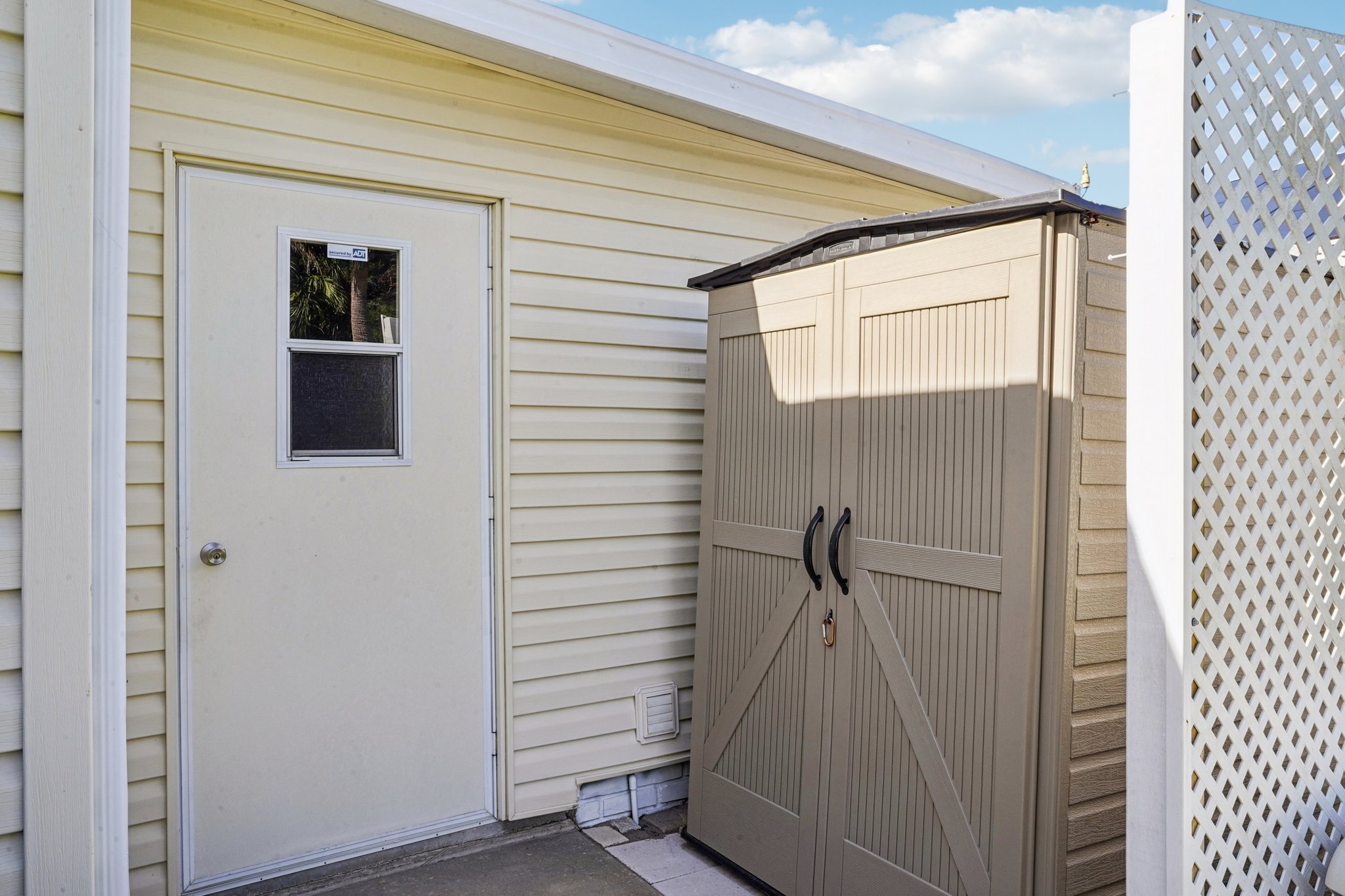 W Schwartz Blvd-S1012-047.jpg