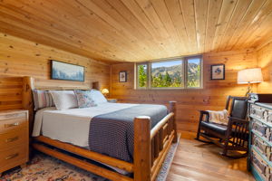 Lower Level Queen Bedroom