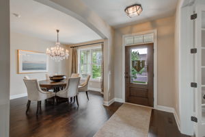 2 Foyer