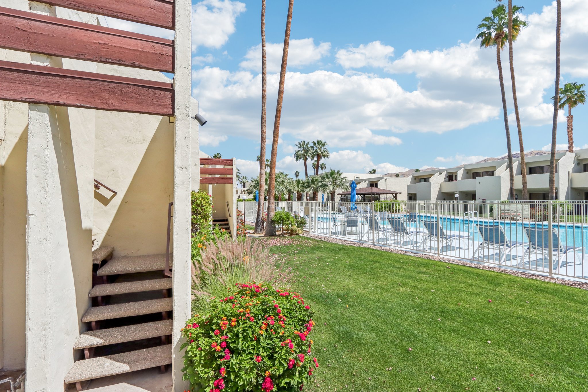 E Palm Canyon Dr-1704-024.jpg