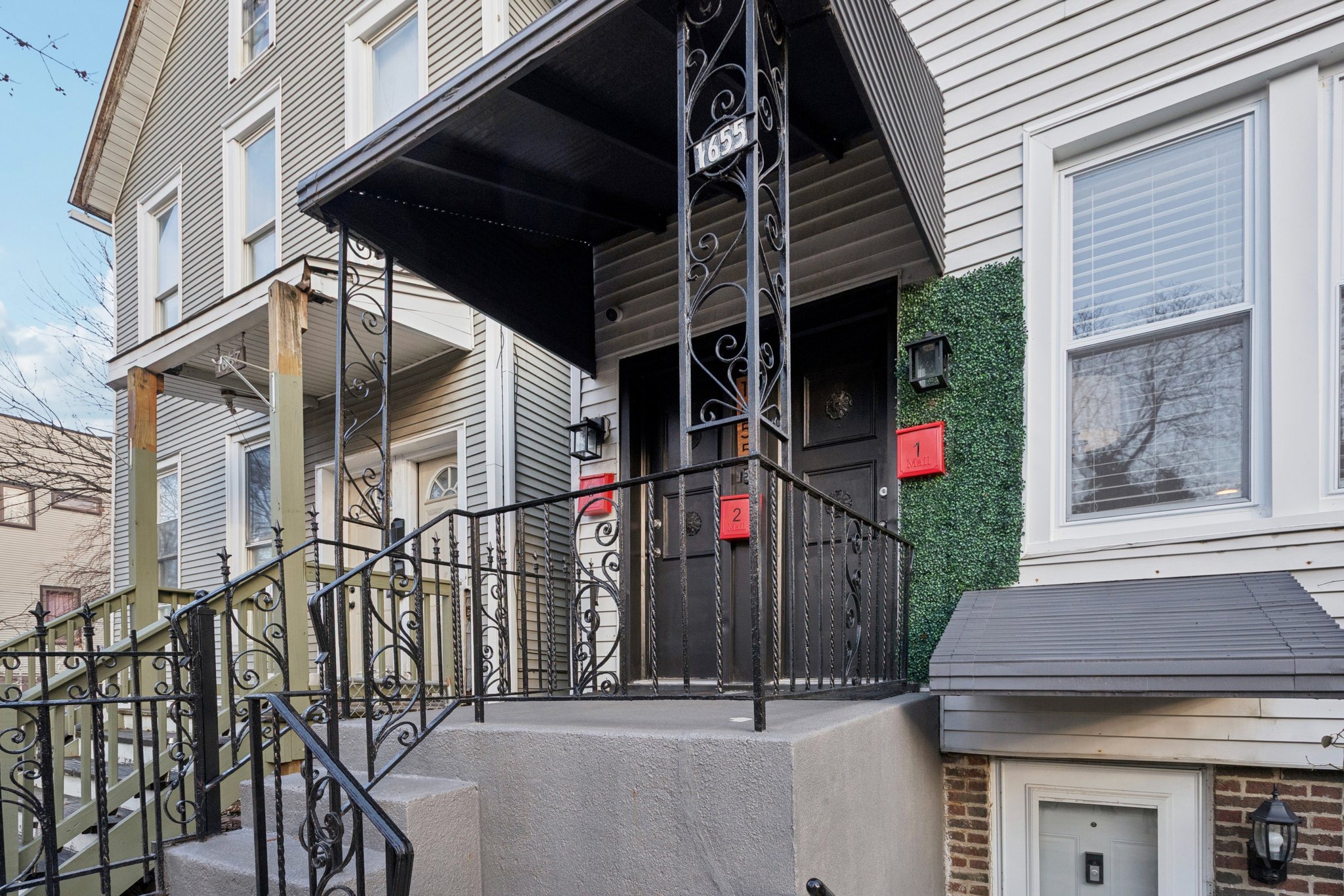 N Artesian Ave-S1001-004.jpg