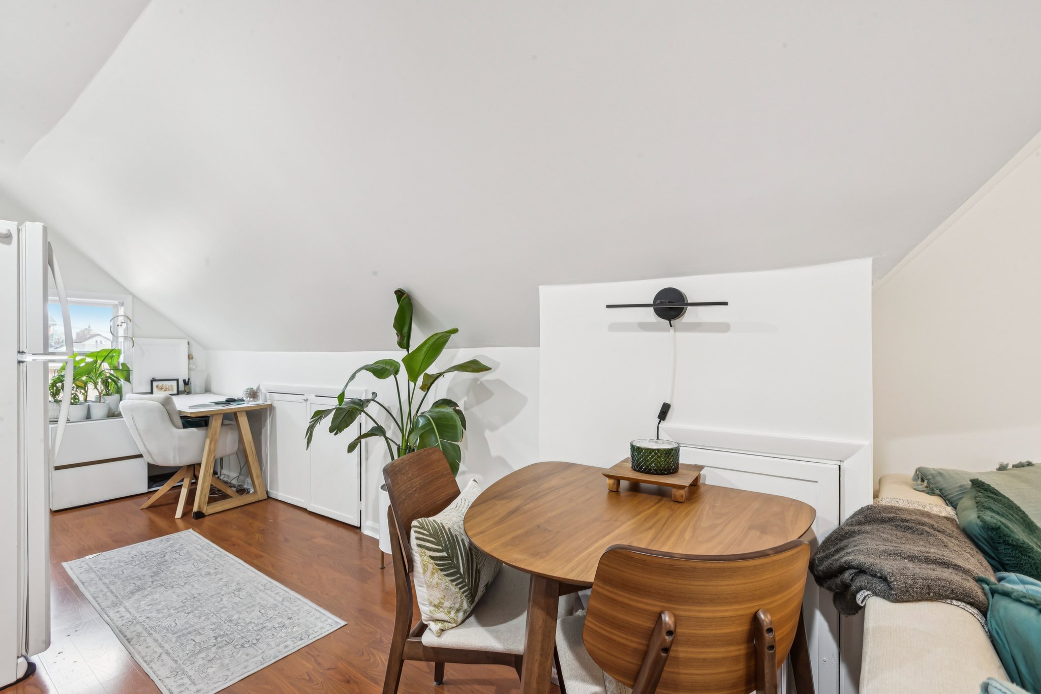 N Artesian Ave-S1001-010.jpg