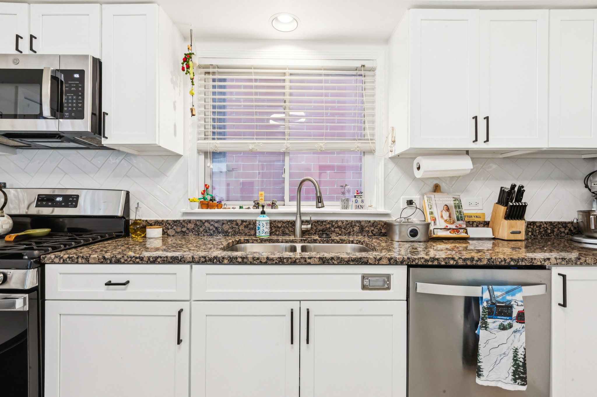 N Artesian Ave-S1001-012.jpg