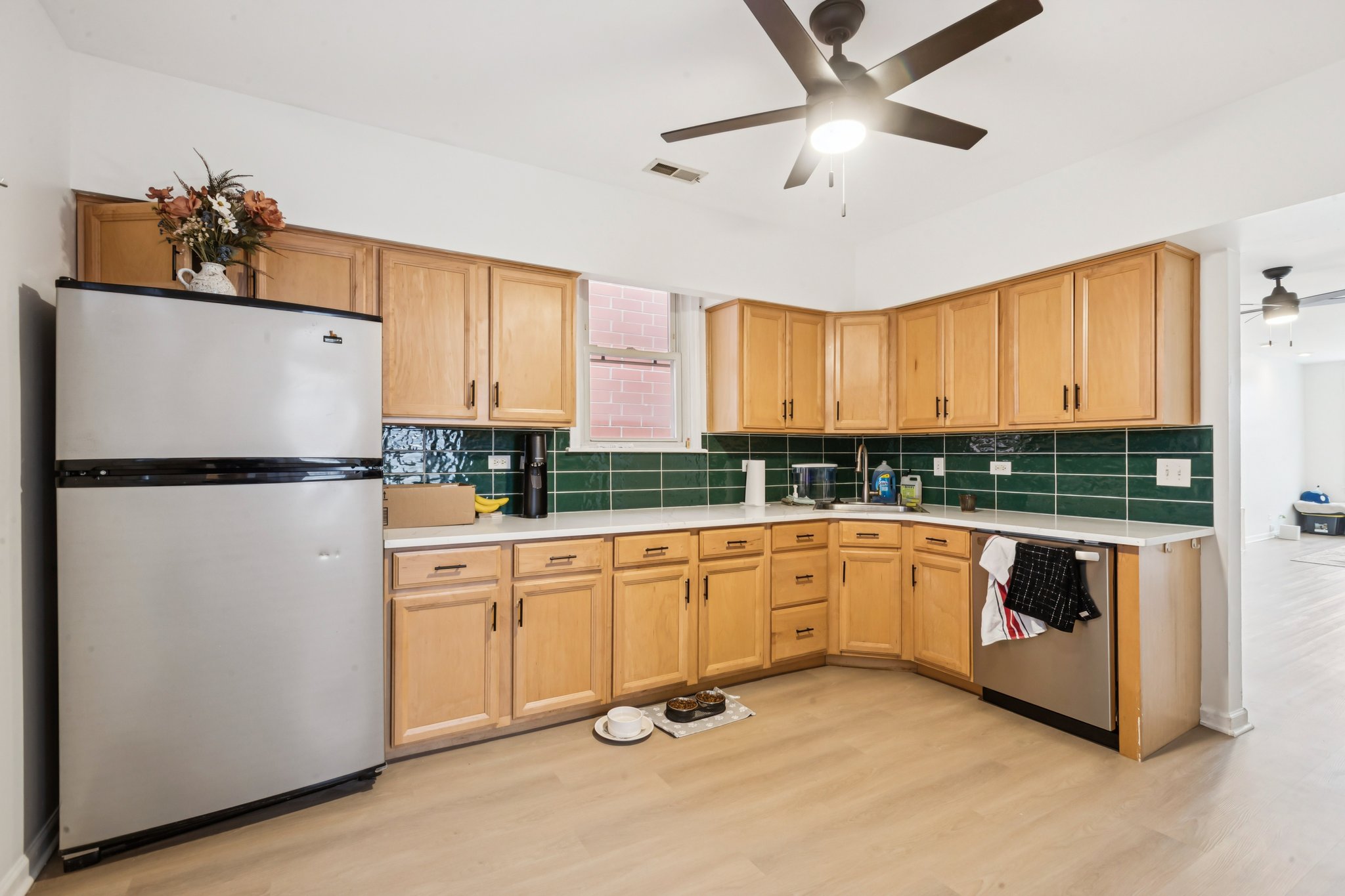 N Artesian Ave-S1001-017.jpg