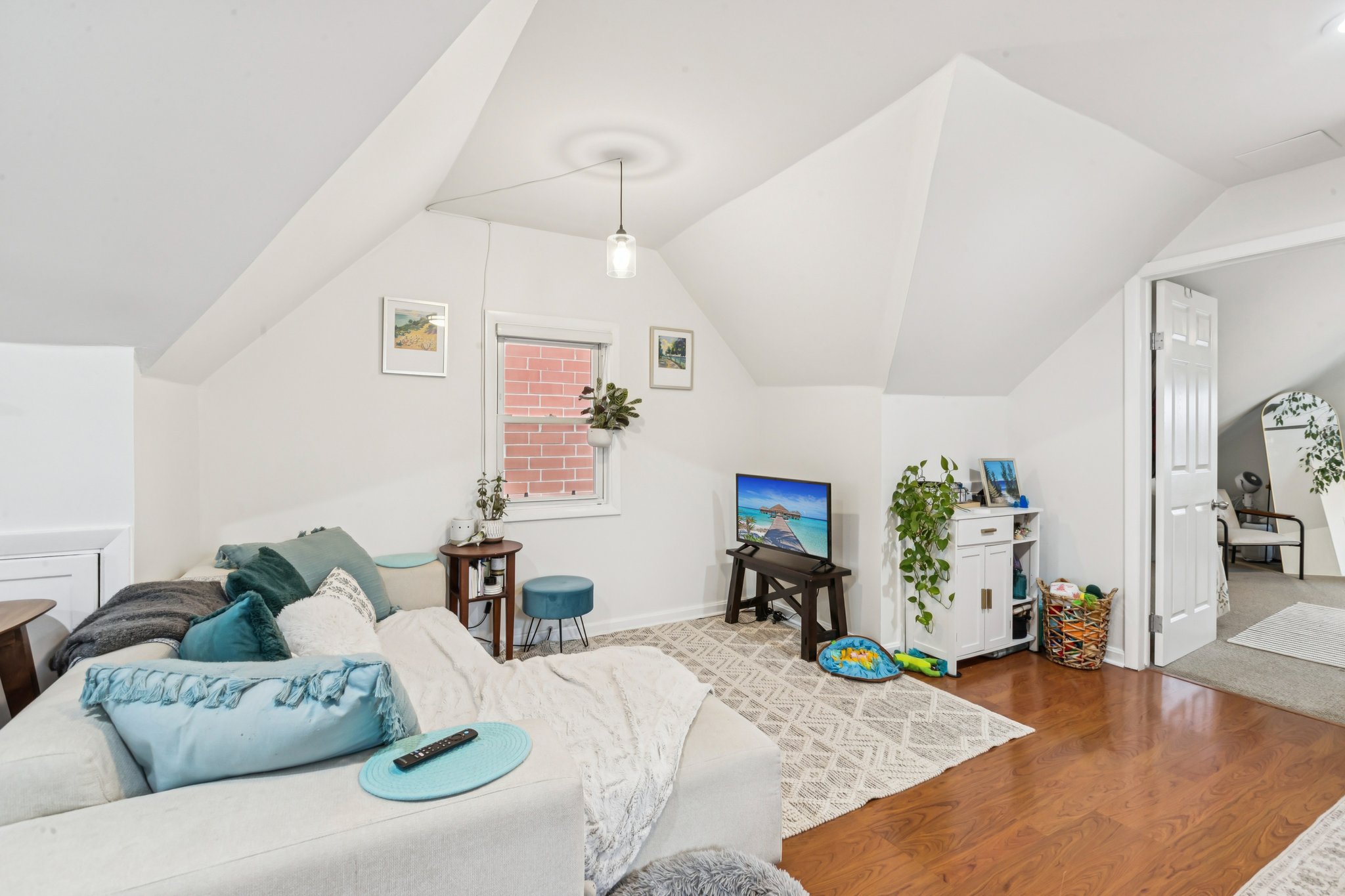 N Artesian Ave-S1001-033.jpg