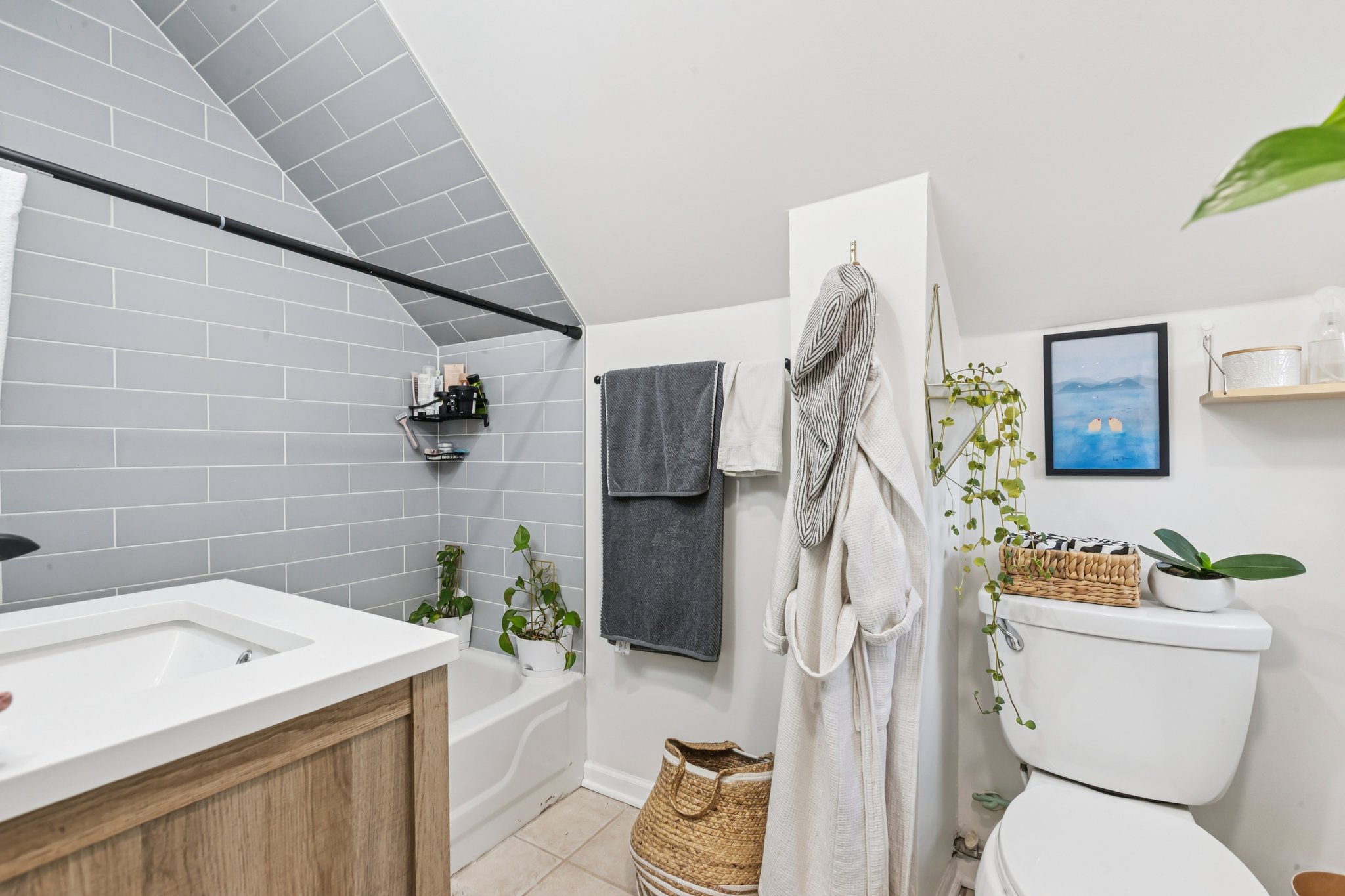 N Artesian Ave-S1001-036.jpg