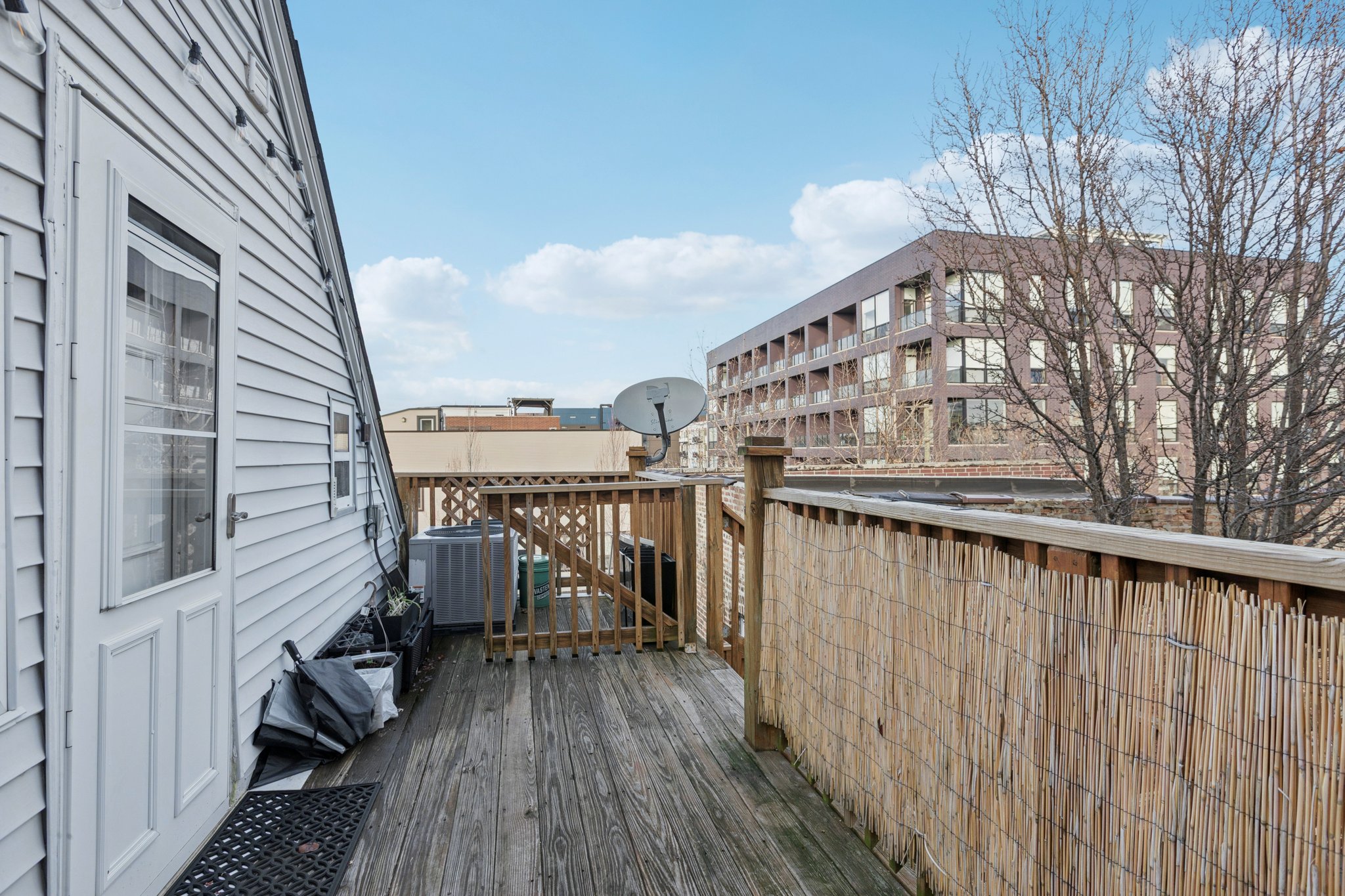 N Artesian Ave-S1001-070.jpg