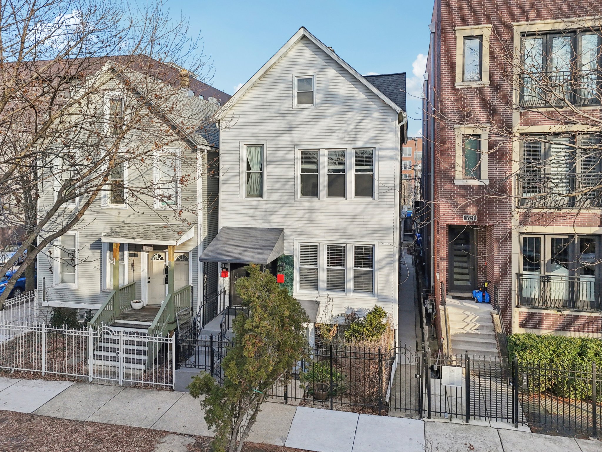 N Artesian Ave-S1001-072.jpg