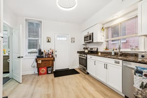 N Artesian Ave-S1001-011.jpg