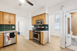 N Artesian Ave-S1001-018.jpg