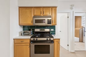 N Artesian Ave-S1001-019.jpg