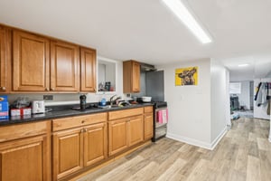 N Artesian Ave-S1001-022.jpg