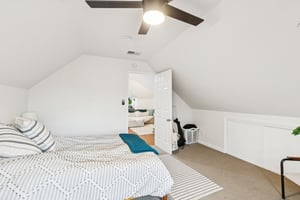 N Artesian Ave-S1001-041.jpg