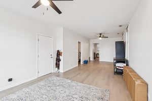 N Artesian Ave-S1001-042.jpg