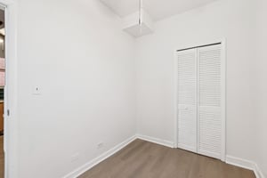 N Artesian Ave-S1001-049.jpg