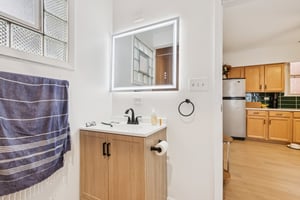 N Artesian Ave-S1001-051.jpg