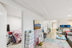 N Artesian Ave-S1001-053.jpg