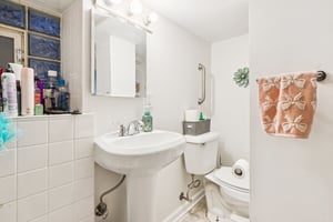 N Artesian Ave-S1001-061.jpg