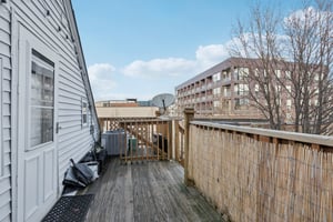 N Artesian Ave-S1001-070.jpg