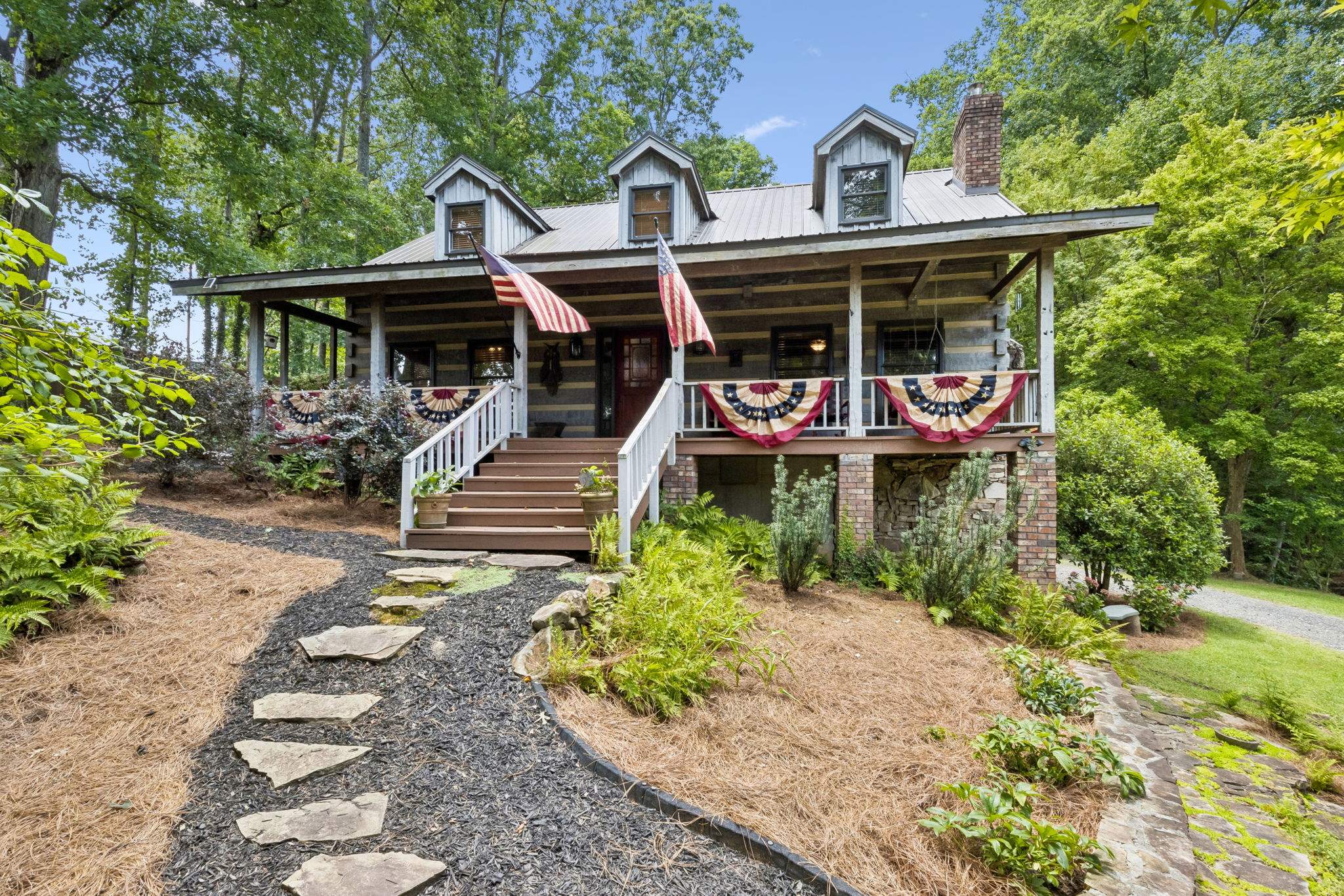 Welcome to 1655 Rockdale Circle