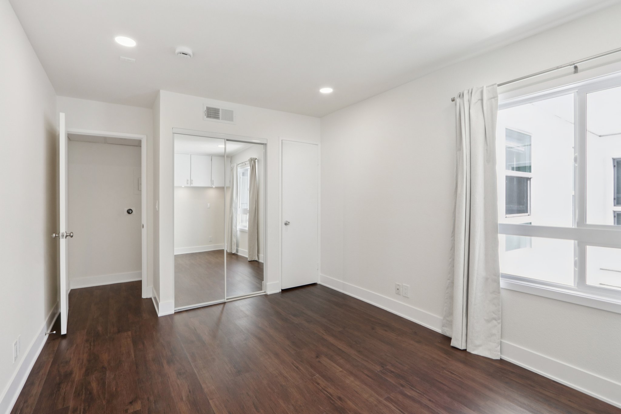 16550 Vanowen St unit 319-S0503-014.jpg