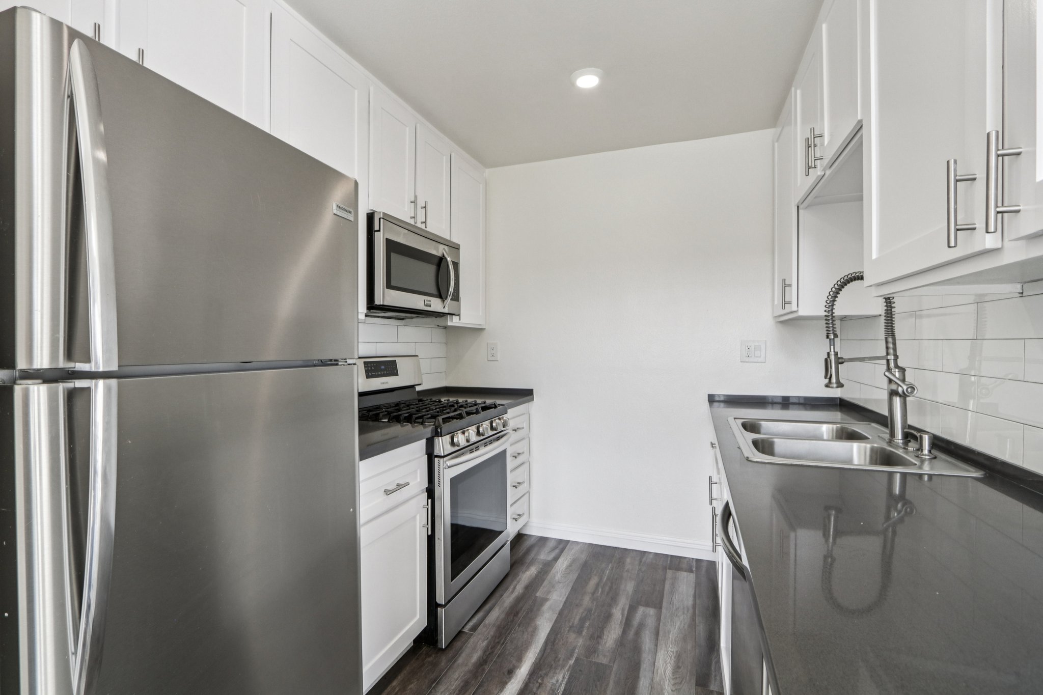 16550 Vanowen St unit 209-S0503-009.jpg